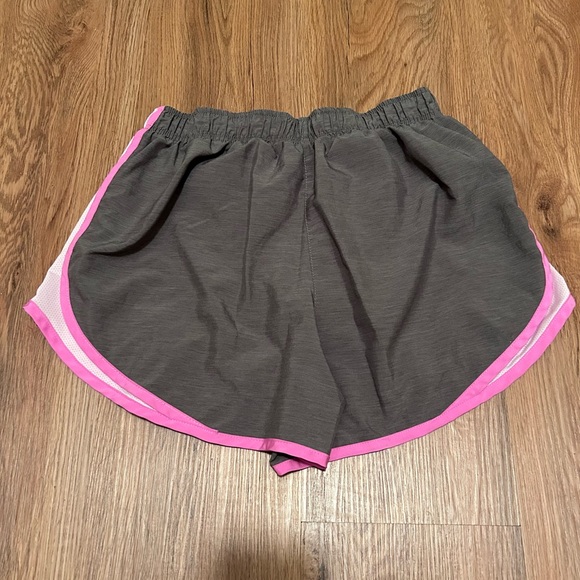 Nike shorts - Picture 2 of 5